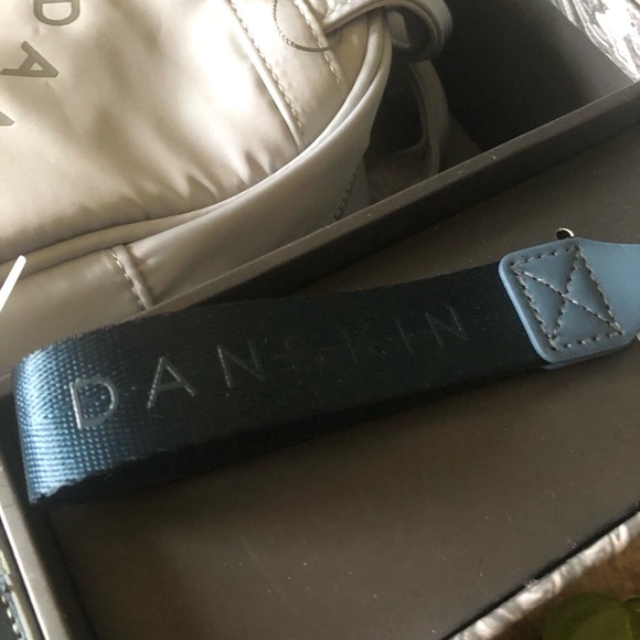 Danskin Small Backpack 🎒 Card Case Key 🔑 Chain Holiday Box 📦 Set NWT - Picture 4 of 9